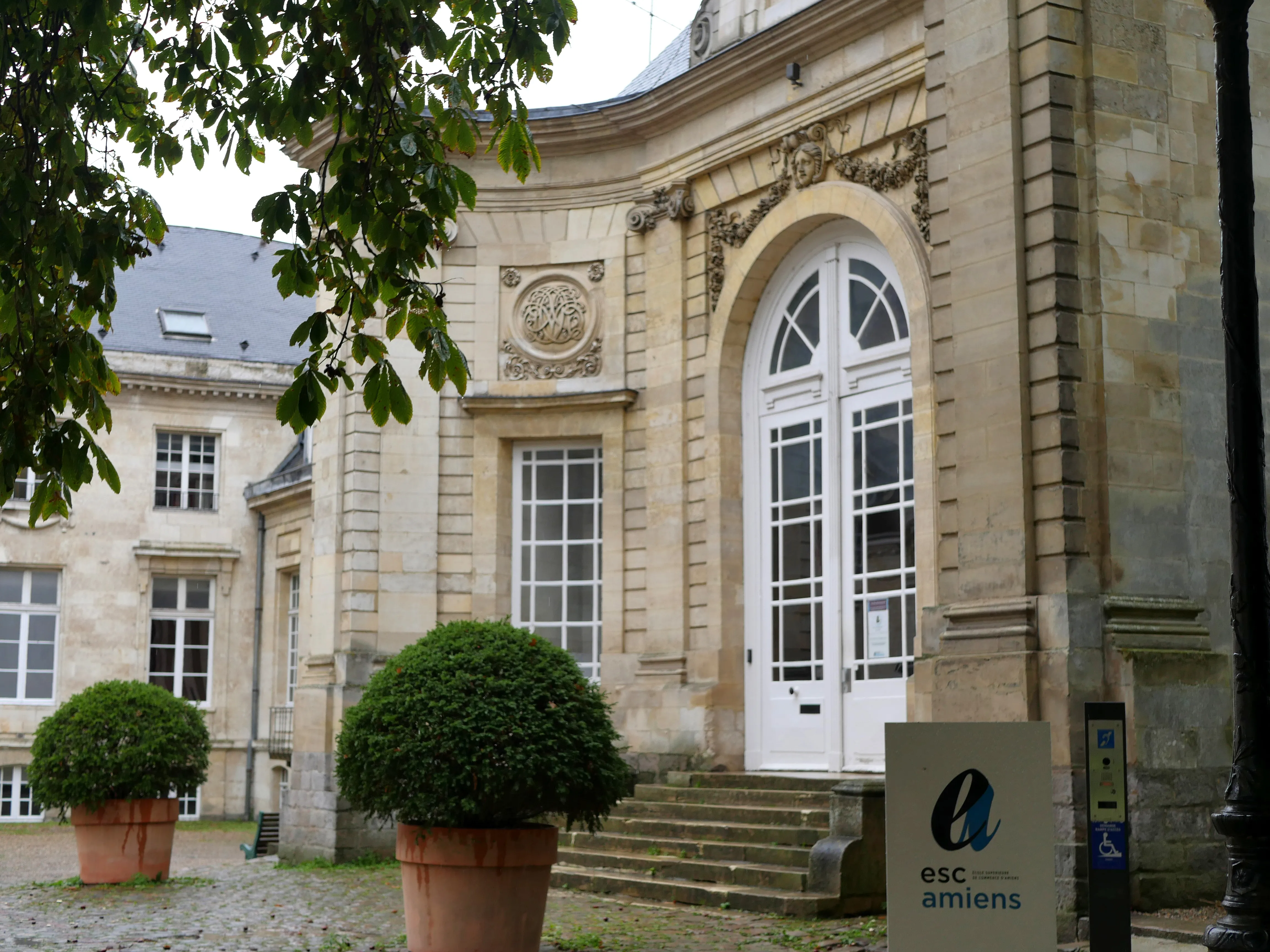 ESC - École Supérieure de Commerce d'Amiens